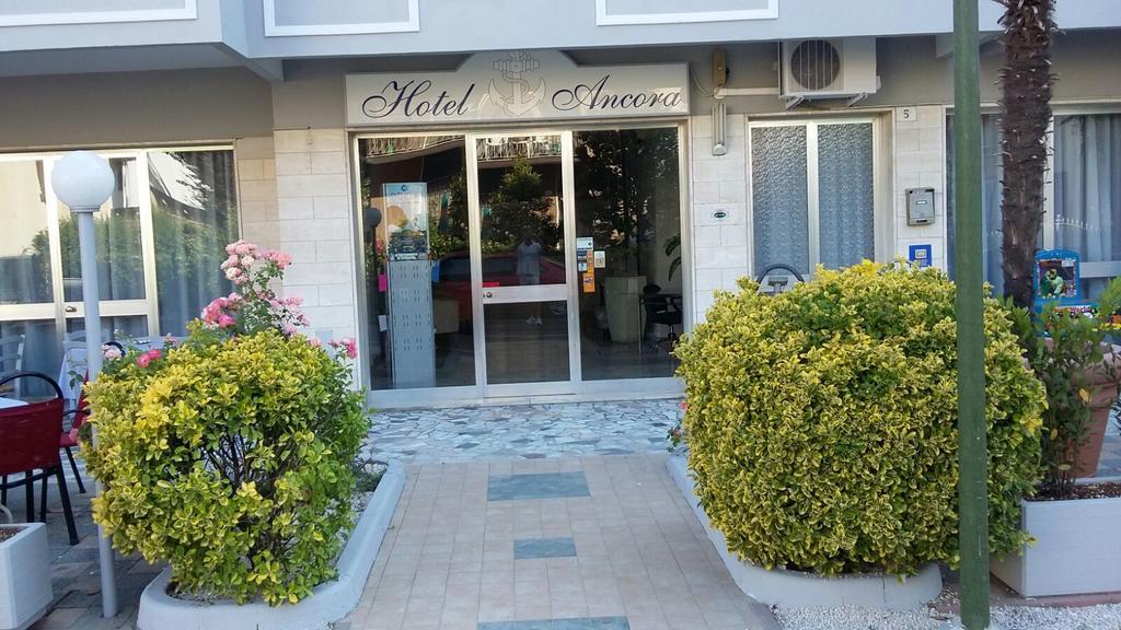 צ'סנטיקו Hotel Ancora מראה חיצוני תמונה