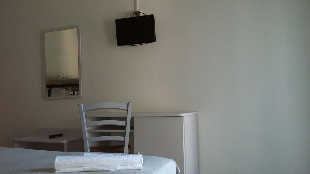 צ'סנטיקו Hotel Ancora מראה חיצוני תמונה